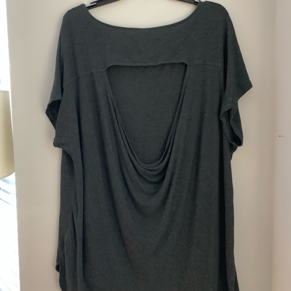 flowy loose tank top with key hole back